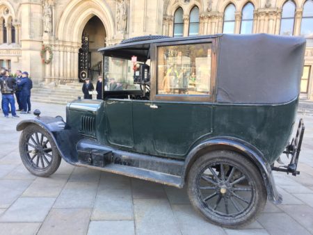 Heritage Car outside City Hall